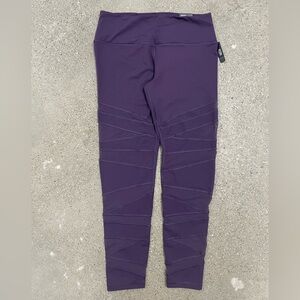 NWT Victoria’s Secret VS Sport KNOCKOUT Tight Leggings Purple size Large